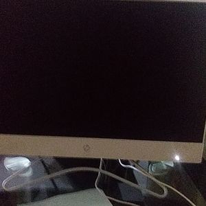 COMPUTER AND KEYBOARD AND MOUSSE